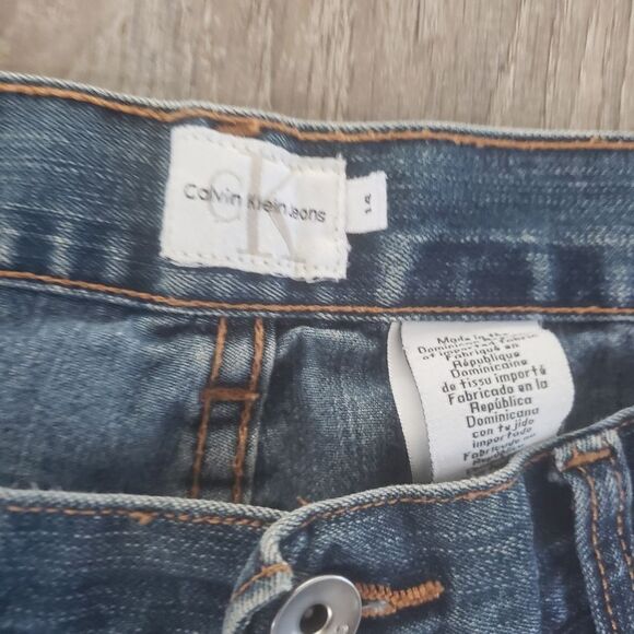 Calvin Klein Jeans Midrise Bootcut Jeans Dark Vintage Medium Wash Size 14 - Picture 4 of 11